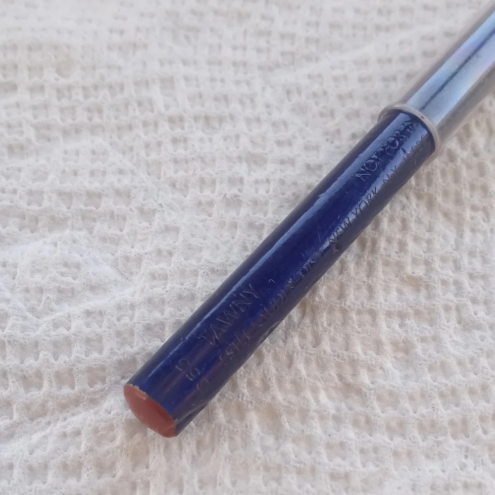 Estee Lauder Lip Defining Wooden Pencil Tawny Lightweight Creamy Long Lasting